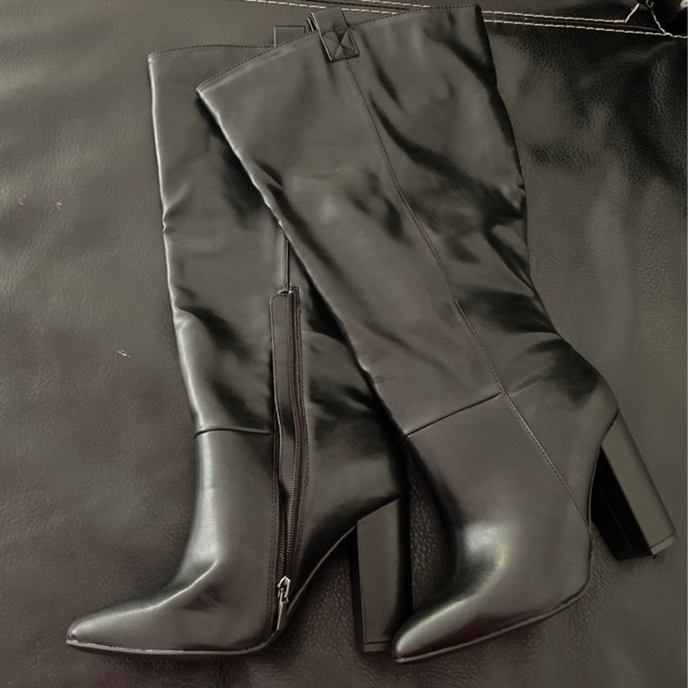 JustFab Black Heeled Boots 7